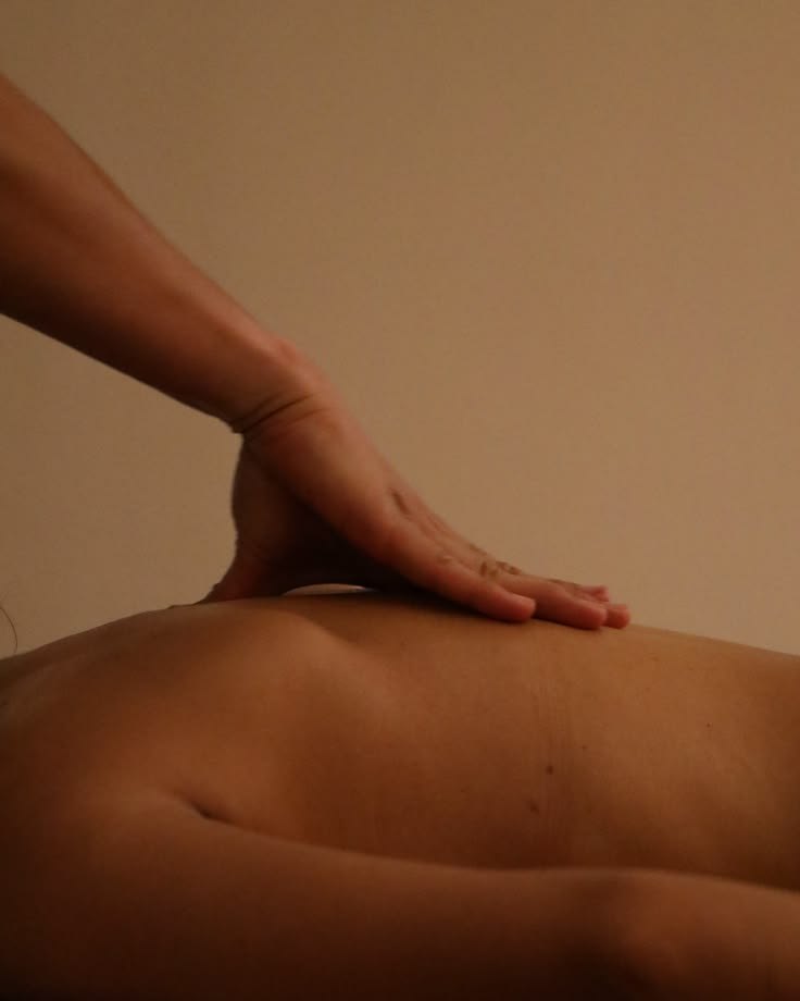 Massage relaxant du dos à domicile